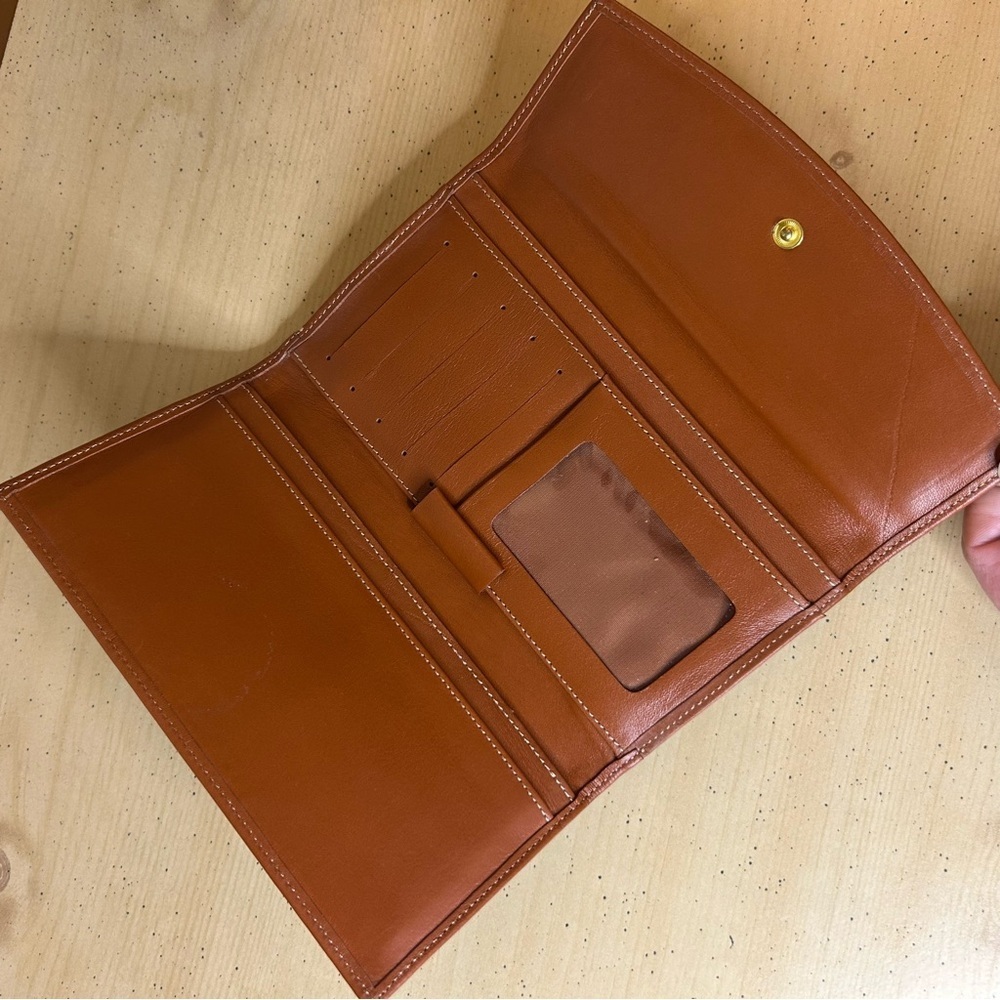 Hato Hasi | Pebble Grain Continental Clutch in Black / Brown Leather - Picture 8 of 15